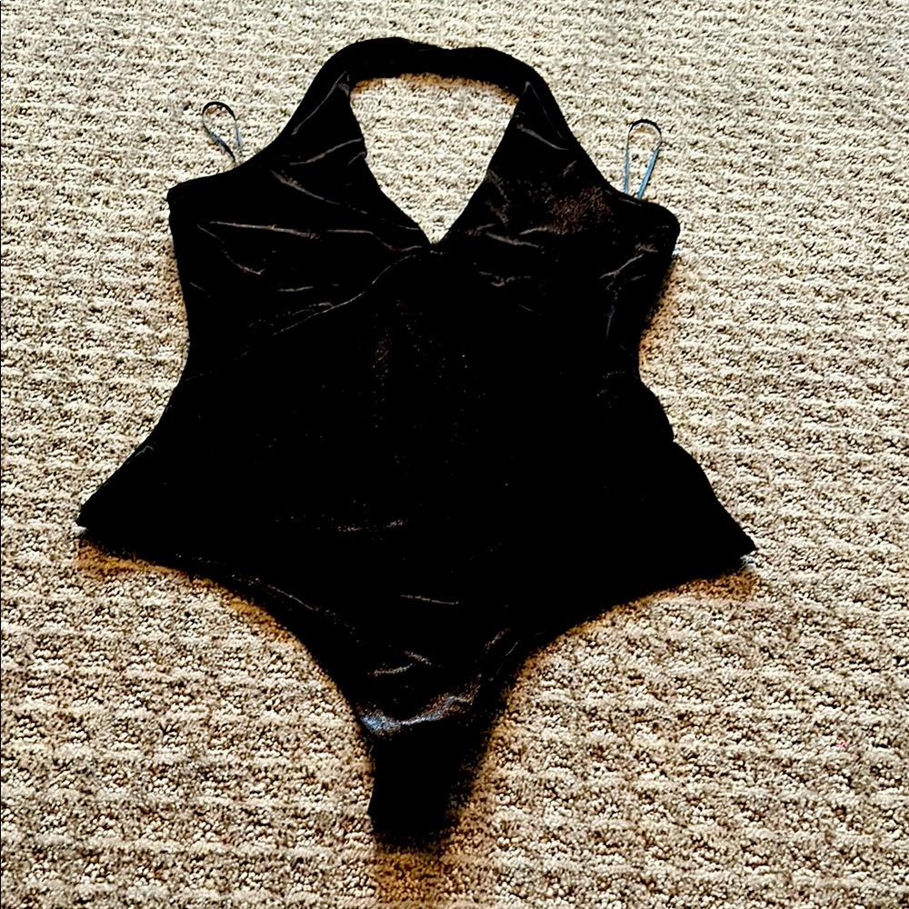 Black velvet guess bodysuit tank top